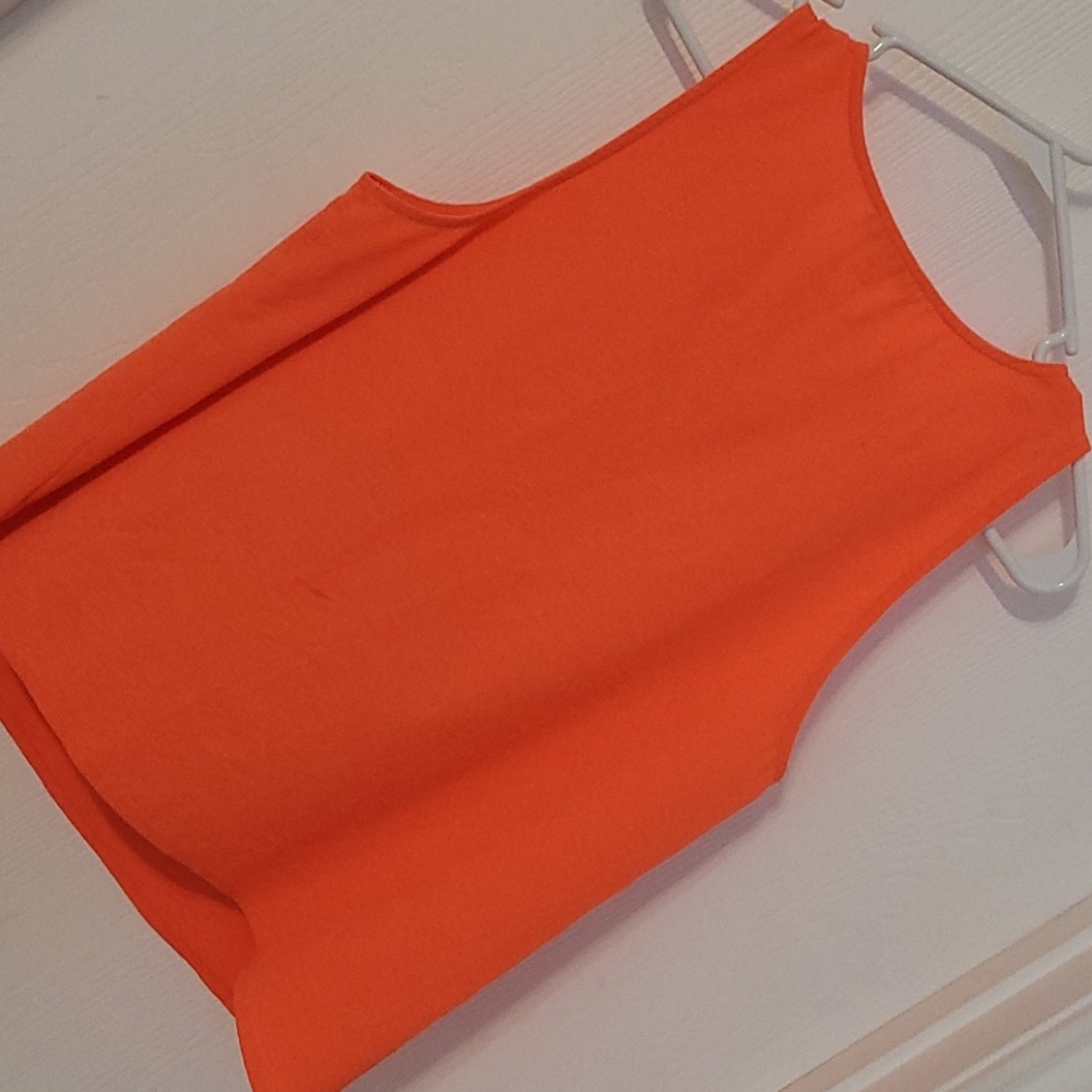 Top(s) - Picture 6 of 6